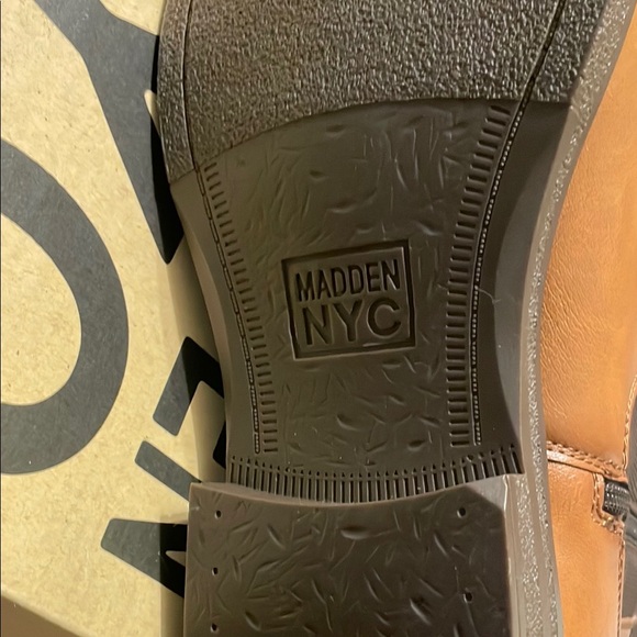 Brown Leather Chelsea Boots with Elastic Panels